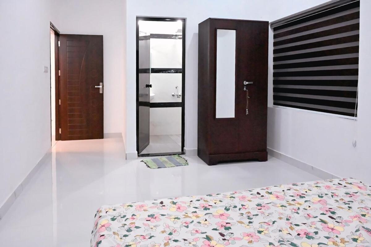 Elamkulam Penthouse - 3Bhk Ac With Kitchen - Kochi Daire Chottanikara Dış mekan fotoğraf